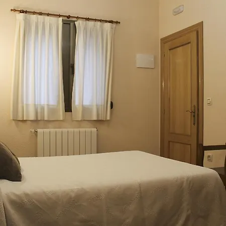Apartamentos Monasterio San Martín de Castañeda Esterno foto