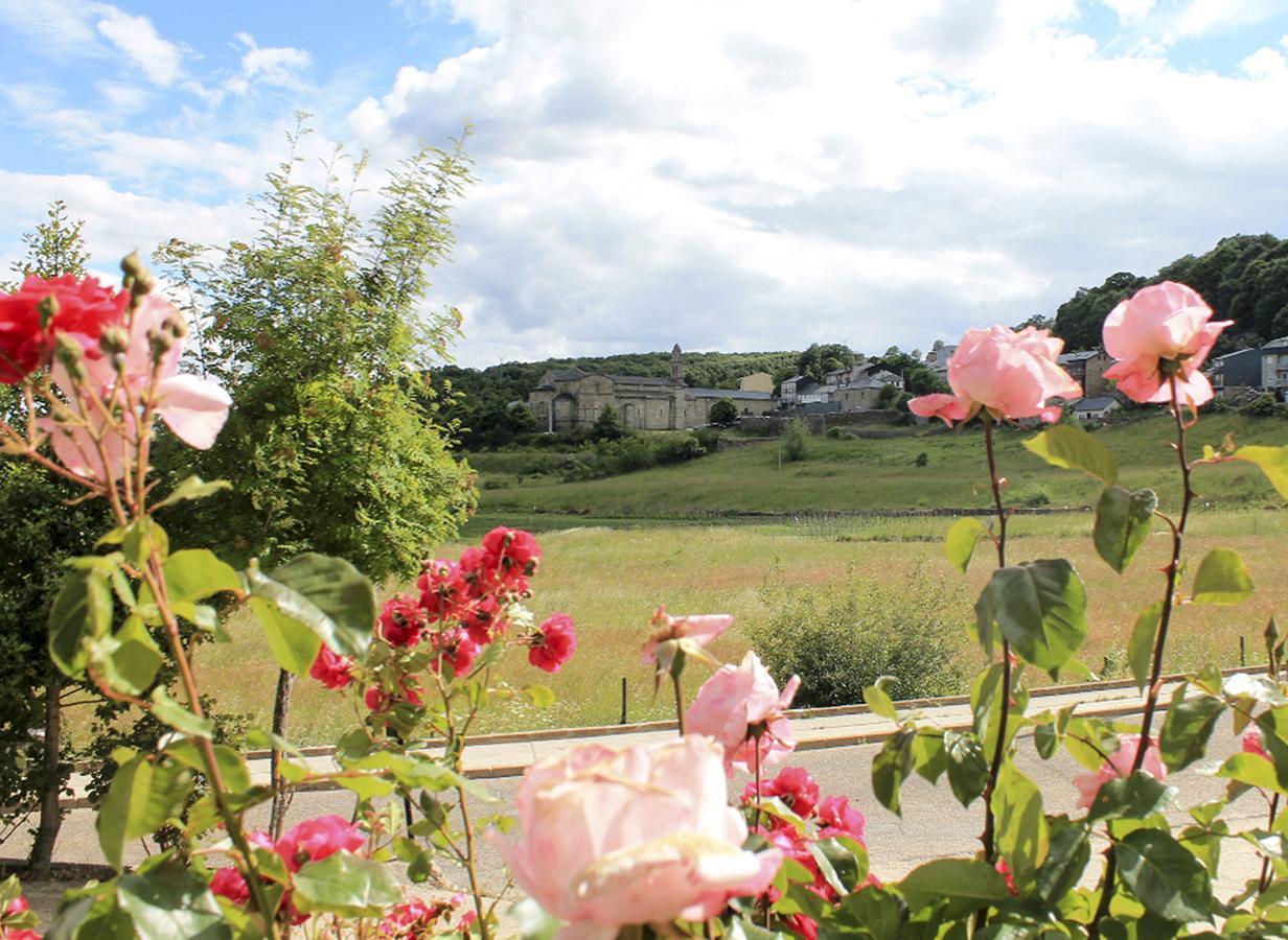 Monasterio Apartment *